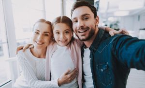 oikogeneia kai paidi